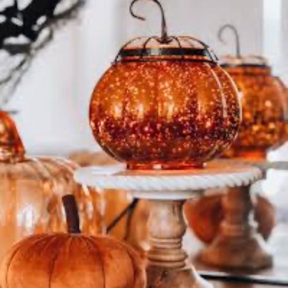 Scentsy Pumpkin Warmer in a box! - Picture 2 of 2